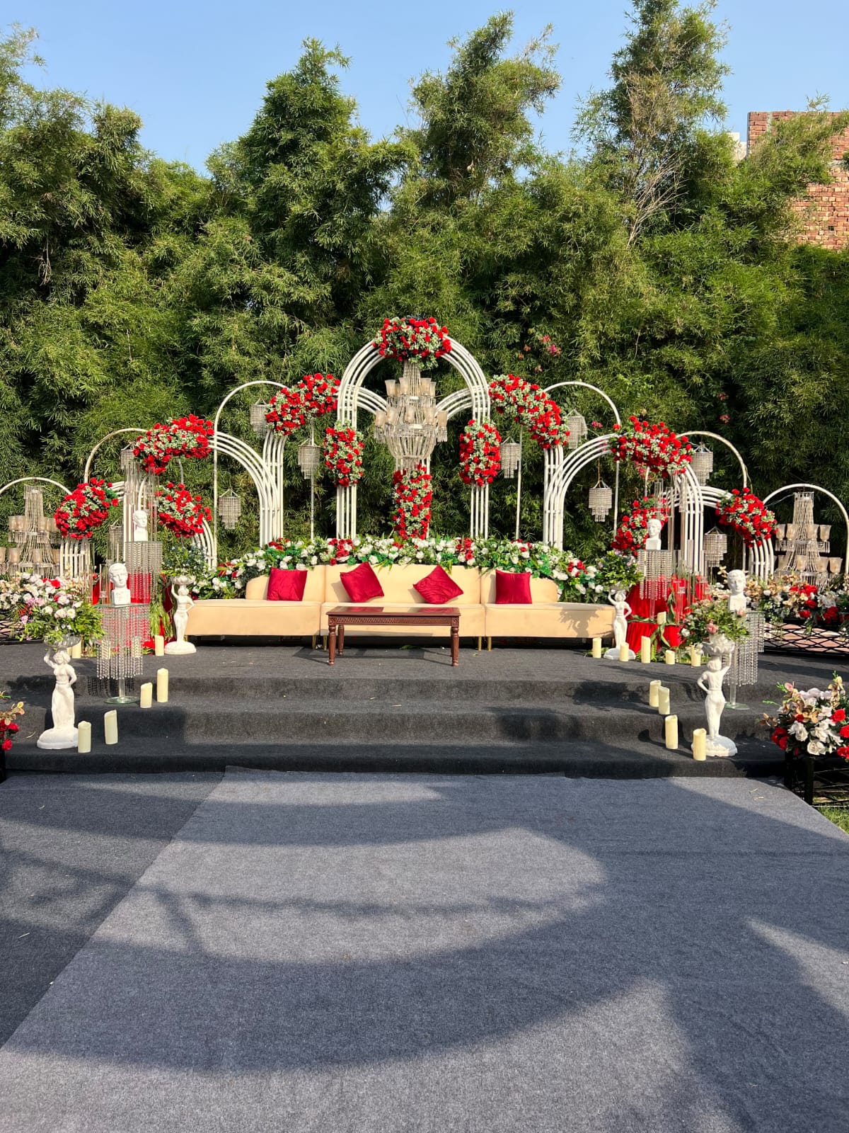 high-resolution outdoor reception setup by Alvi Events & Catering in Lahore